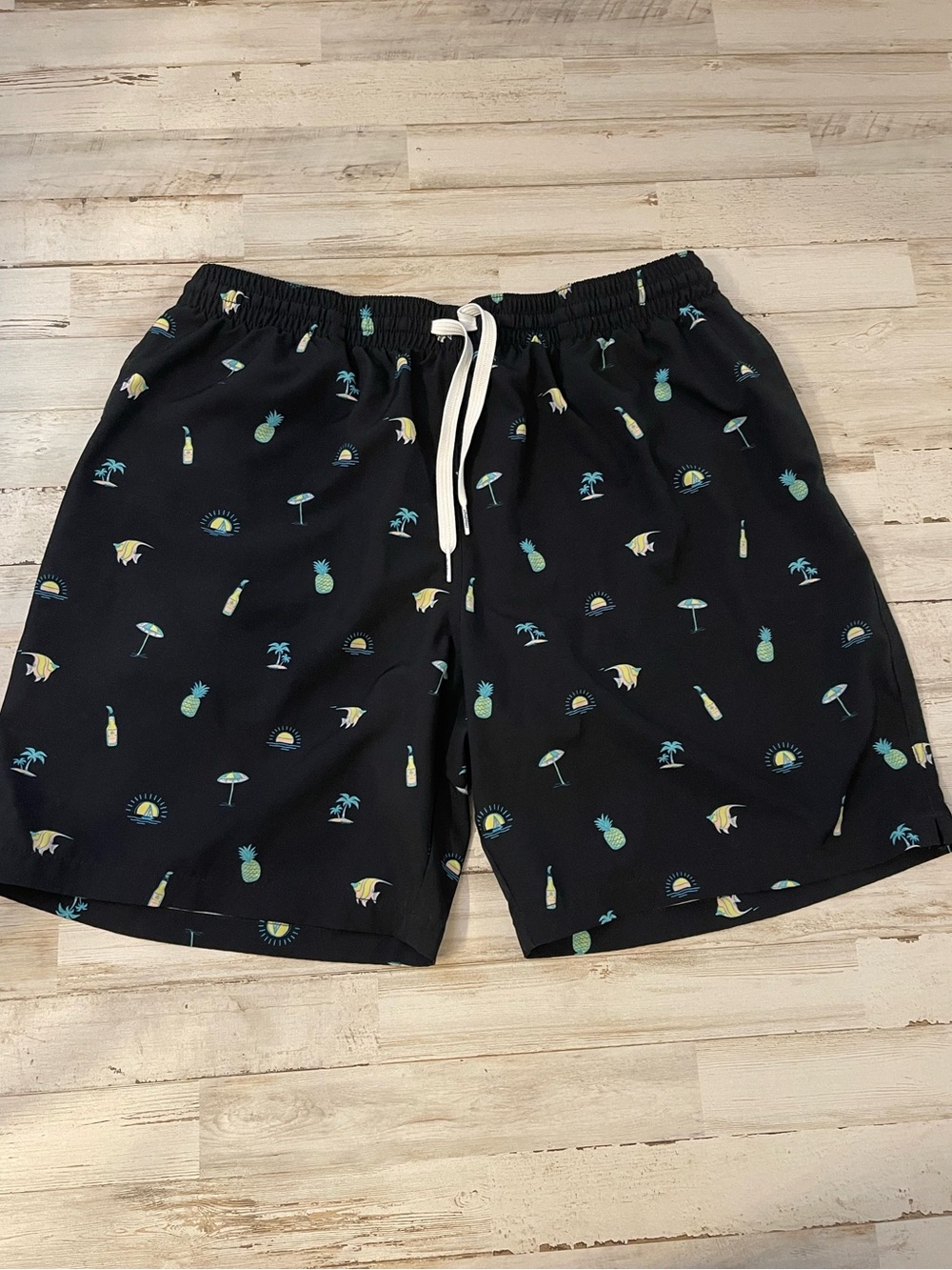 Chubbies Black “The Beach Essentials” Swim Trunks Size XL